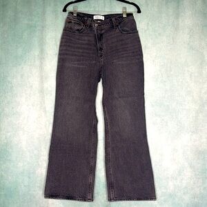 Abercrombie The 90s Relaxed Jean High Rise. ‘Curve Love’